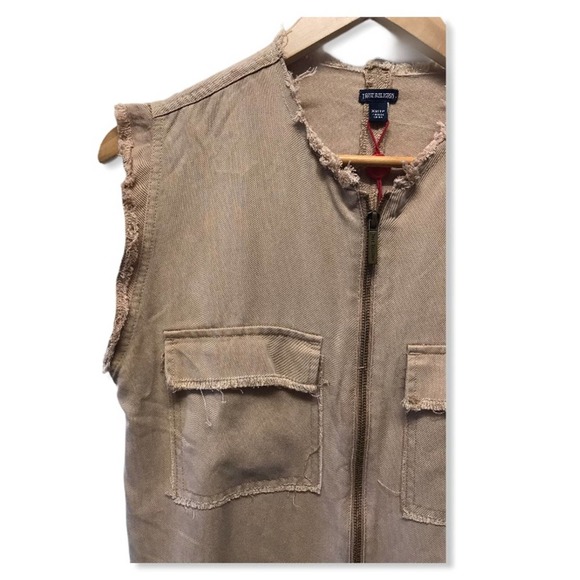 True Religion | NWOT Zip Front Utility Pocket Tank - Picture 5 of 11